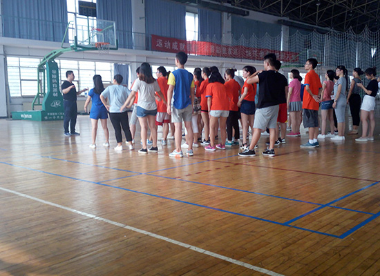 融创传媒张迎春-经贸大学篮球比赛前动员