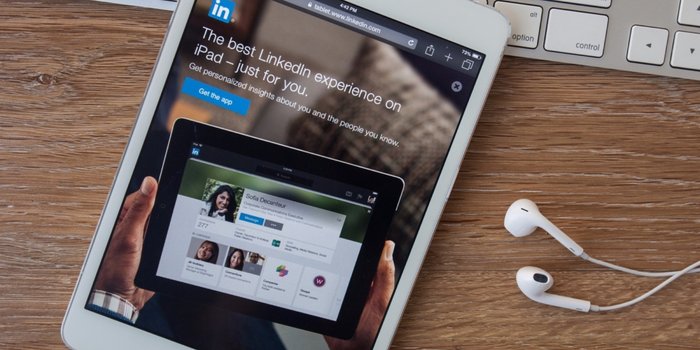 20150427124626-maximize-linkedin-profile-potential-customers-homepage-screen