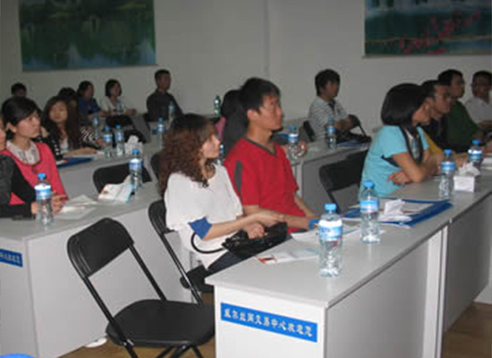 融创传媒针对丝网客户培训中