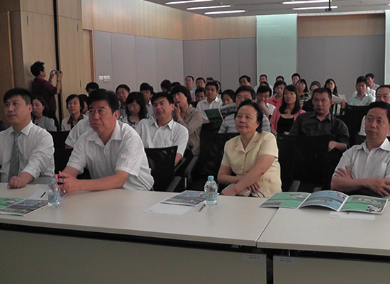 融创传媒张迎春与-河北工信厅刘厅长商务厅乔厅长等领导参加大连软交会