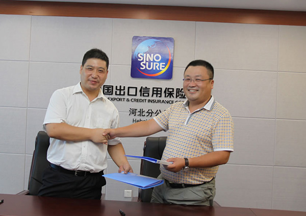 融创传媒张迎春与中国信保河北分公司石磊副总经理签署战略合作协议